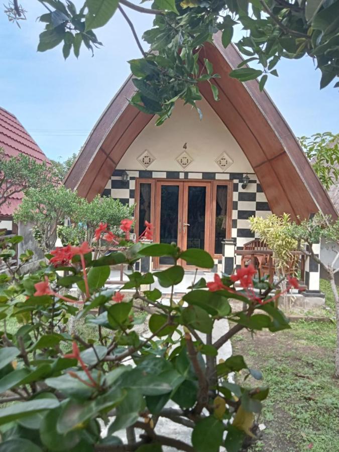 Meno Smile Cottages Gili Meno Exterior photo